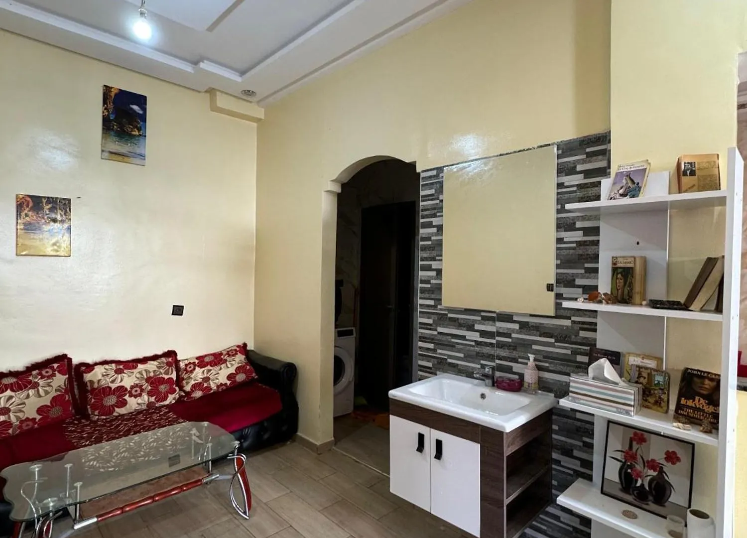 Un Appartement De Luxe, De Litterature Sur Agadir ile iletişim